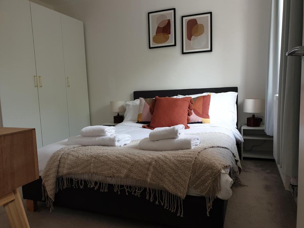 Cheerful 1 Private Room-Ensuite With Free Parking Silverdale  외부 사진